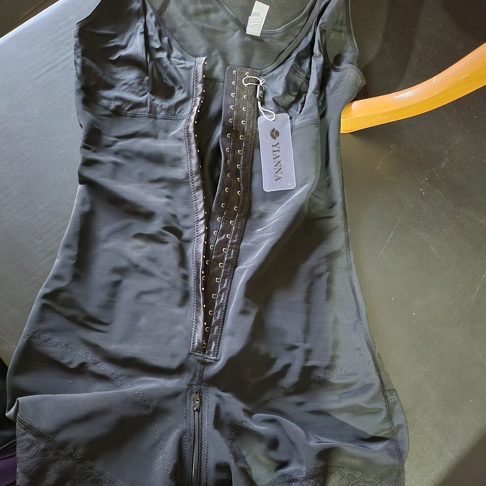 YIANNA Black Women's Shapewear Bodysuit - Picture 2 of 4